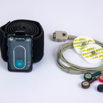 Система для дистанционного мониторинга и анализа ЭКГ, дыхания и двигательной активности «Аккордикс» (электронный блок КР-2 и кабель для двух биполярных отведений ЭКГ)